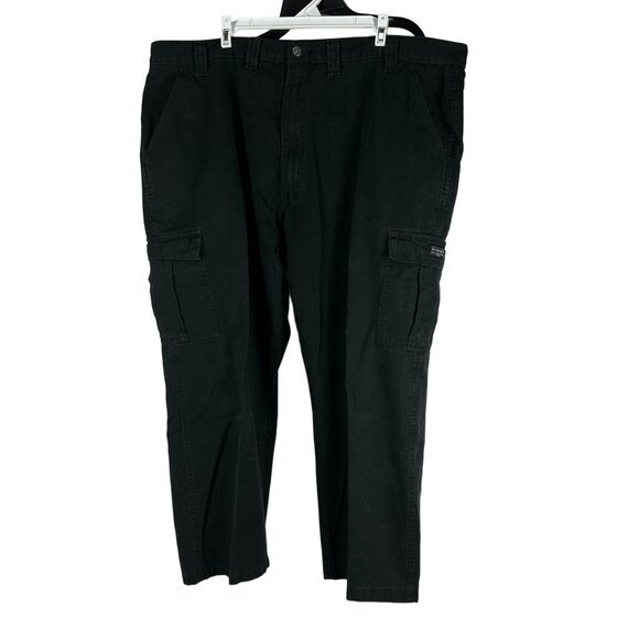 Wrangler Mens Relaxed Fit Black Cargo Pants Size 44x30 Cotton Durable Work Wear - Picture 1 of 5